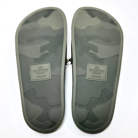 Valentino Garavani Rockstud Rubber Slide - Picture 7 of 8